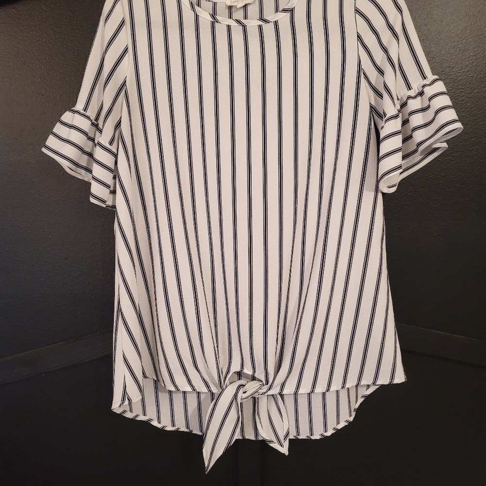 Sweet lovely by Jen tie front blouse